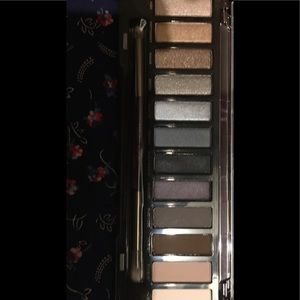 Urban Decay Naked Smoky Eyeshadow Palette NIB